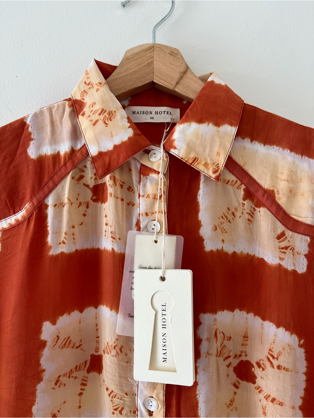 Maison Hotel Tie-Dye Button Down in Rust and Cream. NWT - Picture 6 of 8